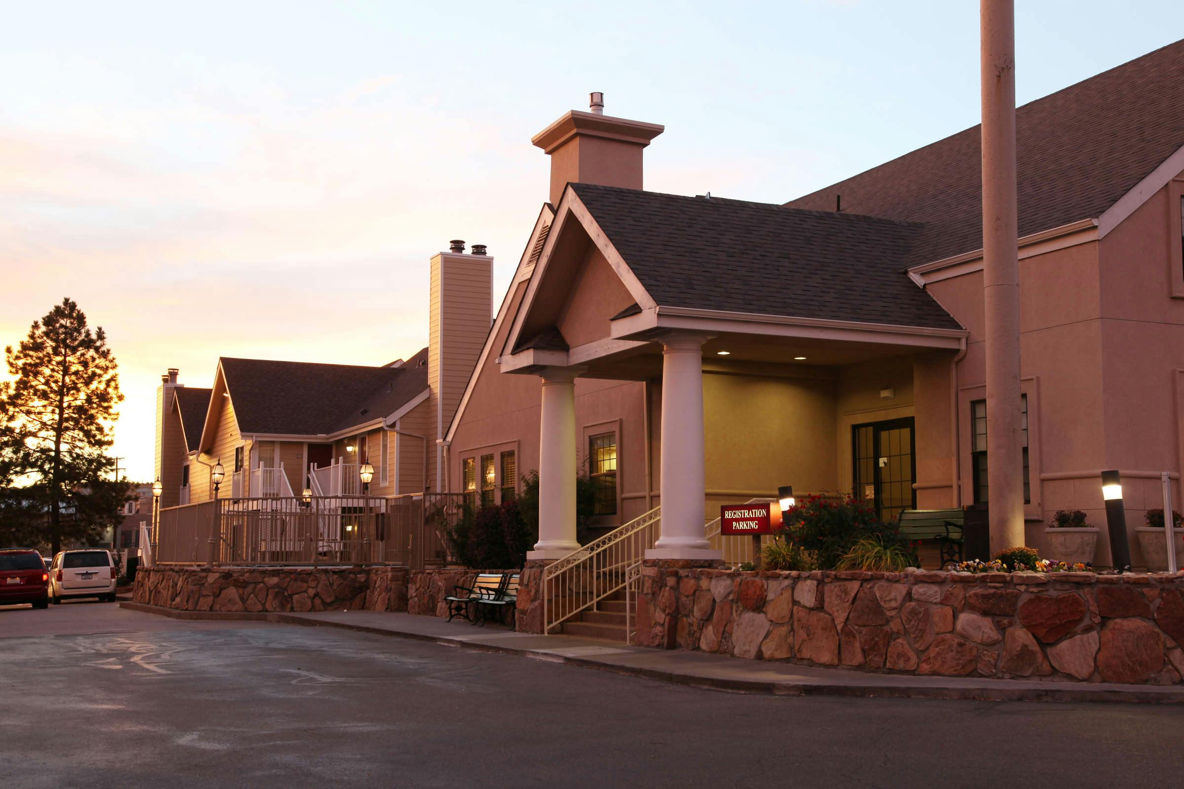 last minute hotel deals denver co